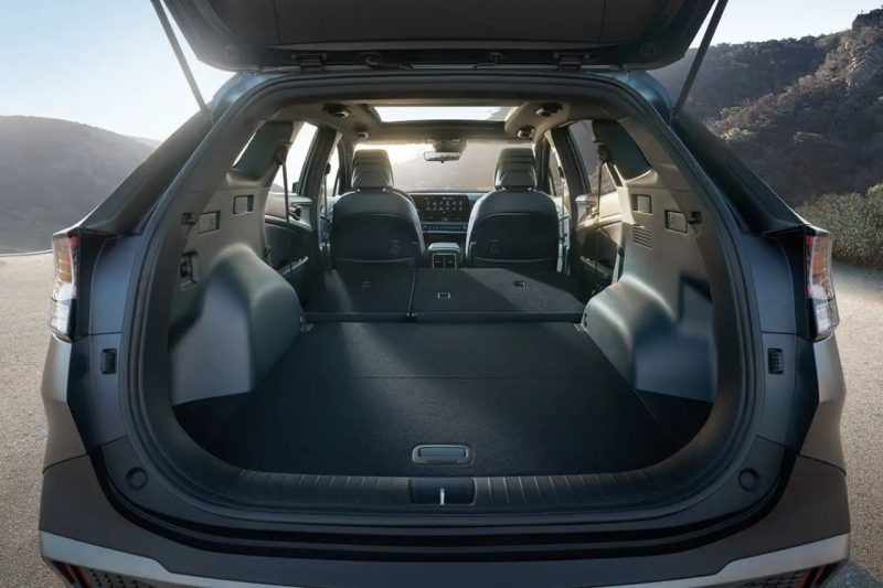 The interior and trunk space of the 2025 Kia Sportage.