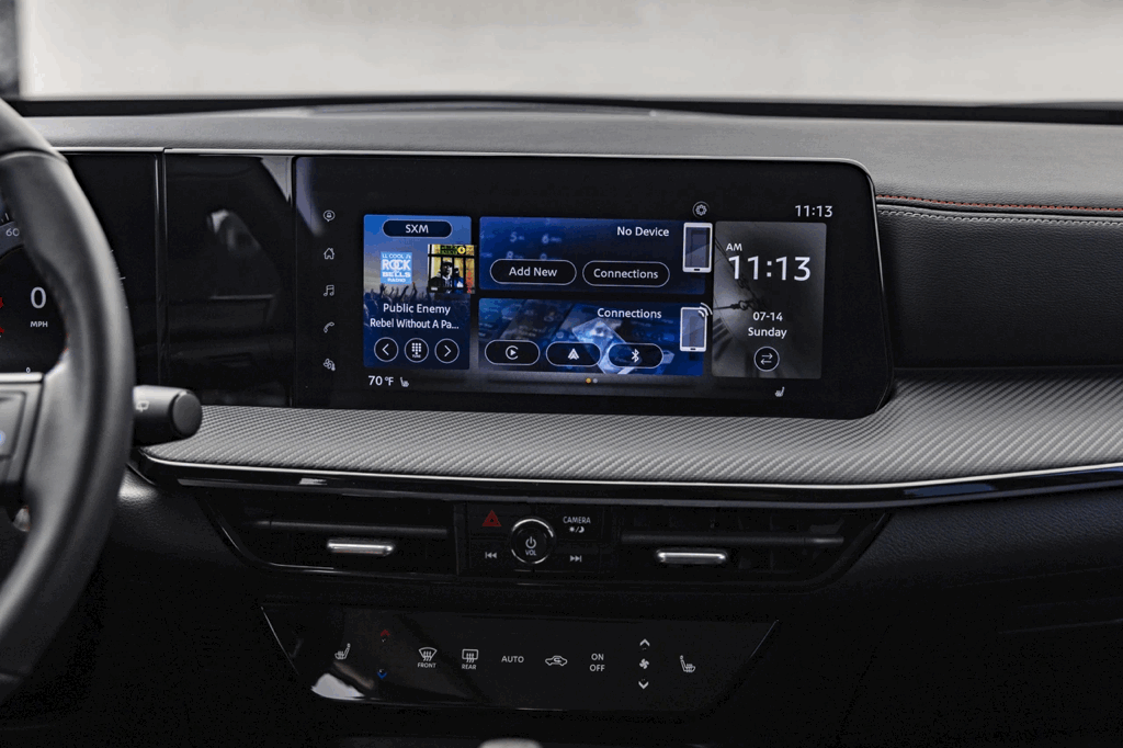 Écran d’infodivertissement et tableau de bord du Nissan Kicks 2026.