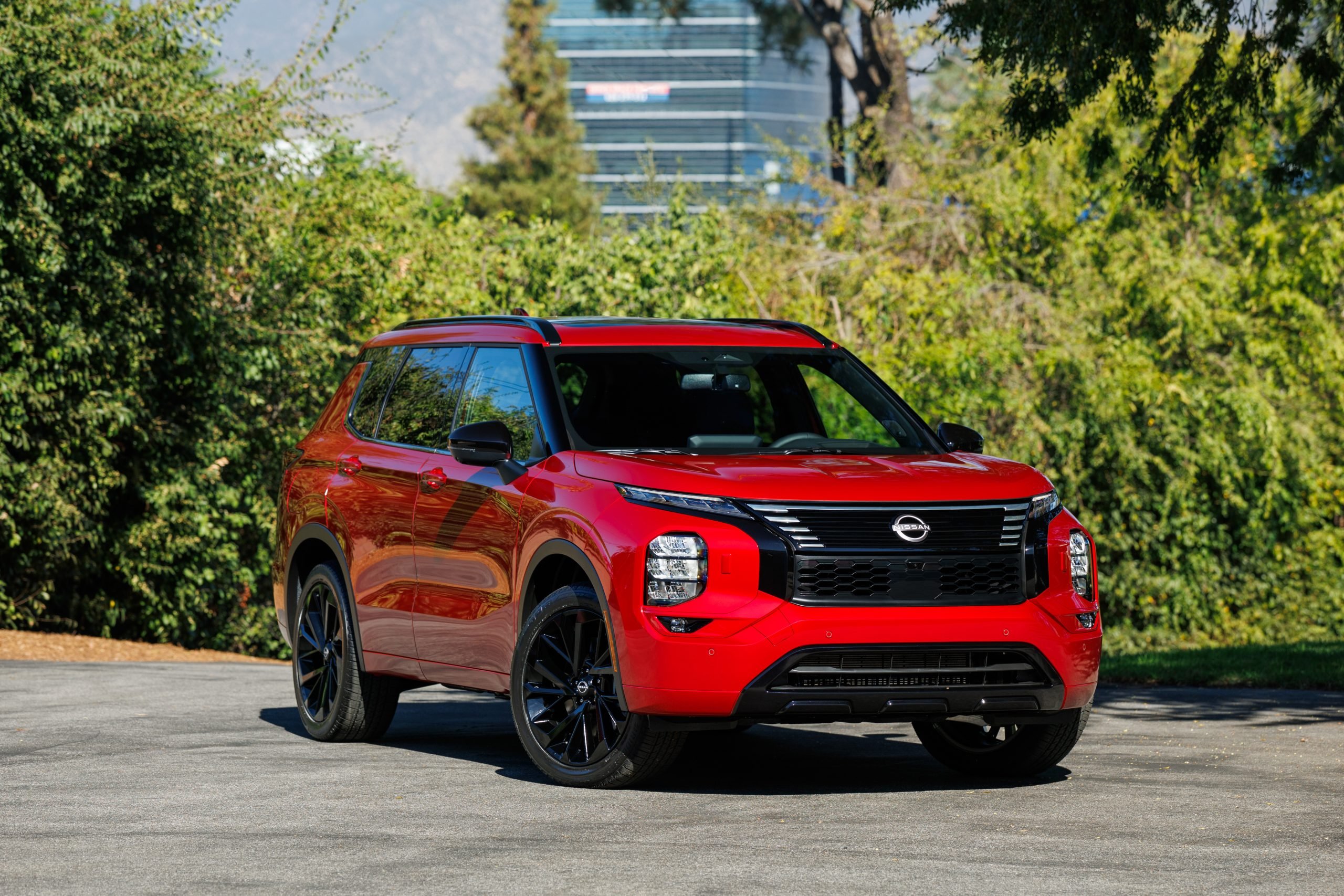 2026 Nissan Rogue Plug-in Hybrid 1