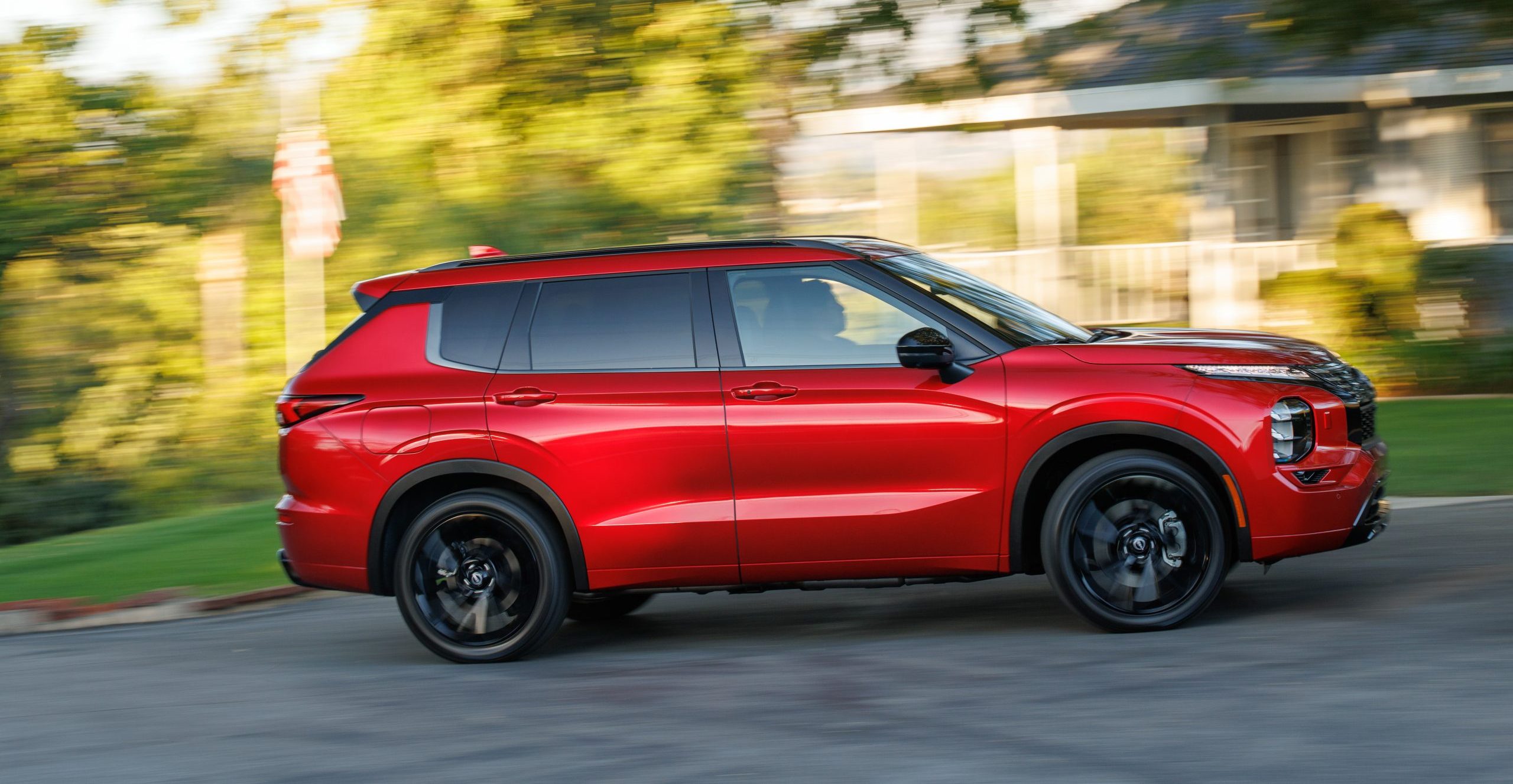 2026 Nissan Rogue Plug-in Hybrid Running