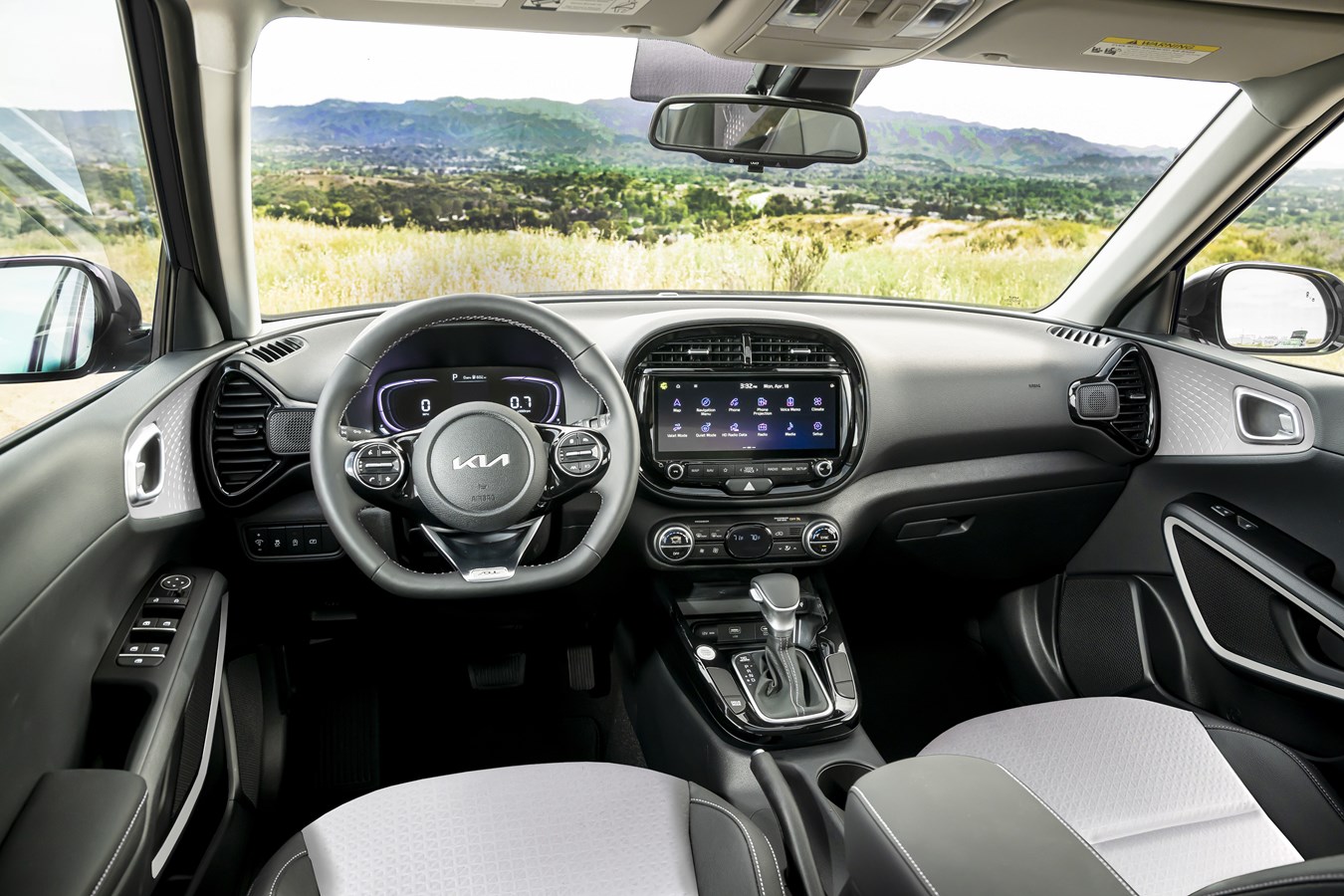 View of the tech-forward dashboard of the Kia Soul