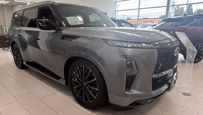 2026 INFINITI QX80 AUTOGRAPH for lease in Windsor Ontario